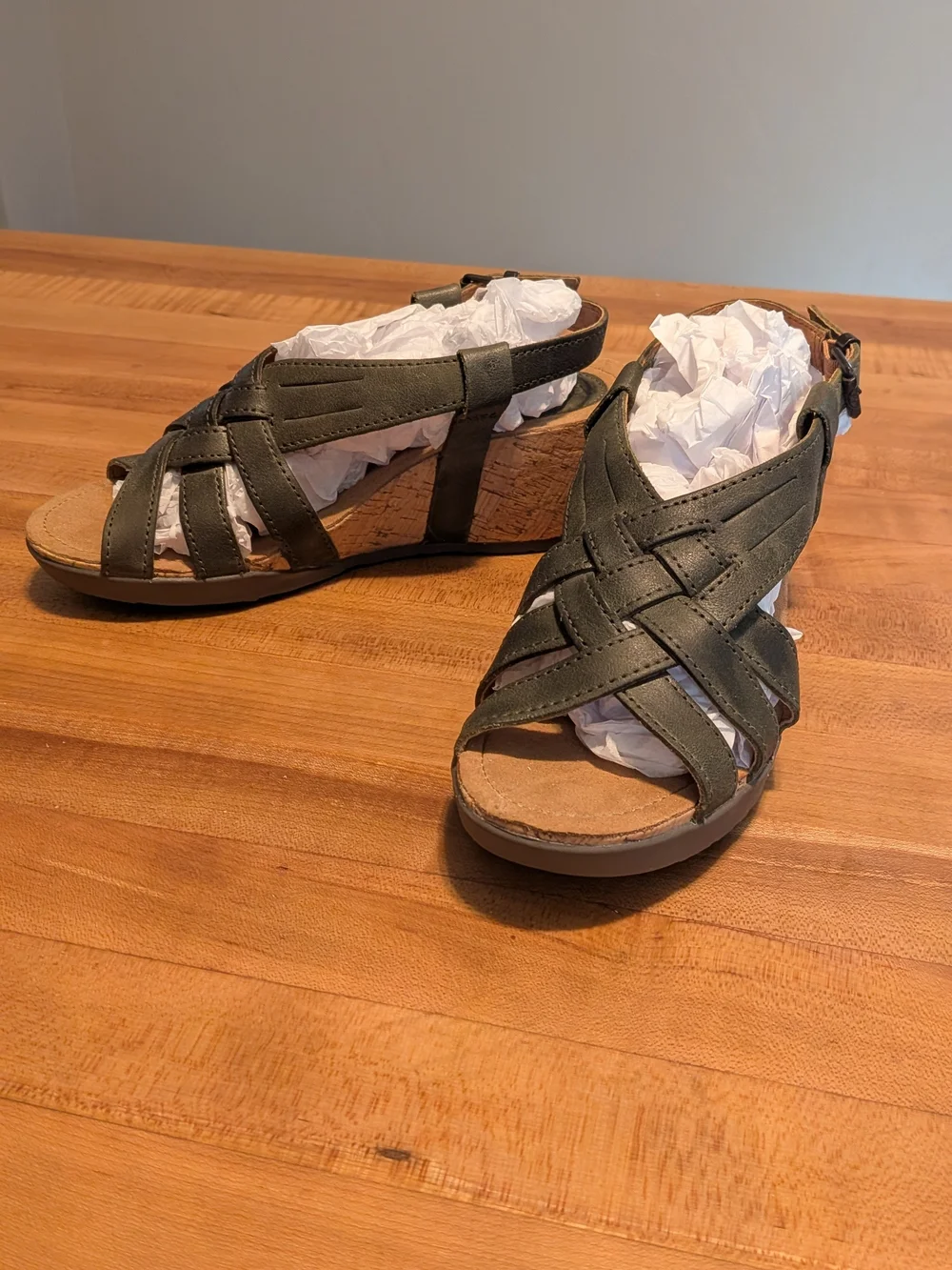 NWT Bussola Nynette Khaki Green Woven Leather Cork Wedge Sandals Size 37 (US 7)
